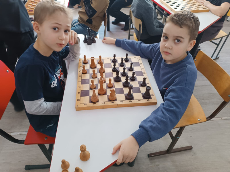 Точка роста: школьный турнир по шашкам среди учащихся начальной школы.